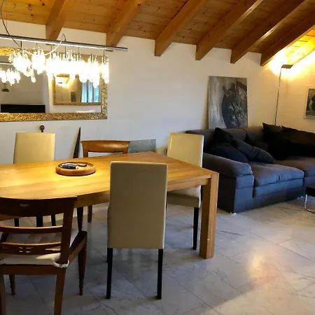 Heidiholiday-jenins Grand Maisonette-attika Mit Office & Relax-bereich, Aussenparkplatz & Garage, Geschuetzte Sonnen-panoramaterrasse, Aufgewertet 2024 *