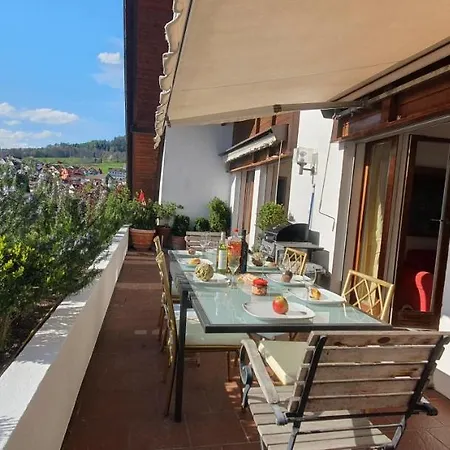 Heidiholiday-jenins Grand Maisonette-attika Mit Office & Relax-bereich, Aussenparkplatz & Garage, Geschuetzte Sonnen-panoramaterrasse, Aufgewertet 2024