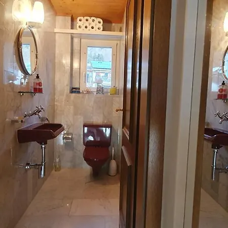 公寓 Heidiholiday-jenins Grand Maisonette-attika Mit Office & Relax-bereich, Aussenparkplatz & Garage, Geschuetzte Sonnen-panoramaterrasse, Aufgewertet 2024 Jenins