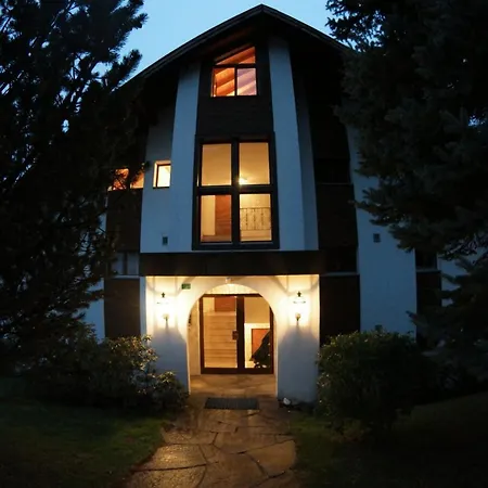 Daire Heidiholiday-jenins Grand Maisonette-attika Mit Office & Relax-bereich, Aussenparkplatz & Garage, Geschuetzte Sonnen-panoramaterrasse, Aufgewertet 2024 Jenins