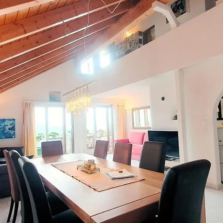 Apartment Heidiholiday-jenins Grand Maisonette-attika Mit Office&relax-bereich, Aussenparkplatz&garage, Geschützte Sonnen-panoramaterrasse, Aufgewertet 2024