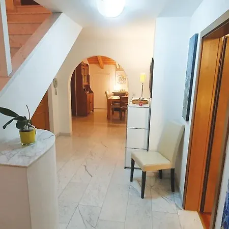 Heidiholiday-jenins Grand Maisonette-attika Mit Office & Relax-bereich, Aussenparkplatz & Garage, Geschuetzte Sonnen-panoramaterrasse, Aufgewertet 2024 Apartament *