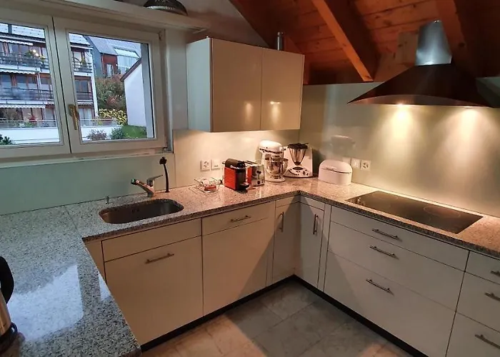 Heidiholiday-jenins Grand Maisonette-attika Mit Office&relax-bereich, Aussenparkplatz&garage, Geschützte Sonnen-panoramaterrasse, Aufgewertet 2024 *