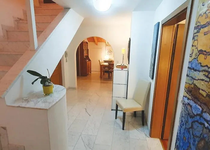 Heidiholiday-jenins Grand Maisonette-attika Mit Office&relax-bereich, Aussenparkplatz&garage, Geschützte Sonnen-panoramaterrasse, Aufgewertet 2024 Apartment *